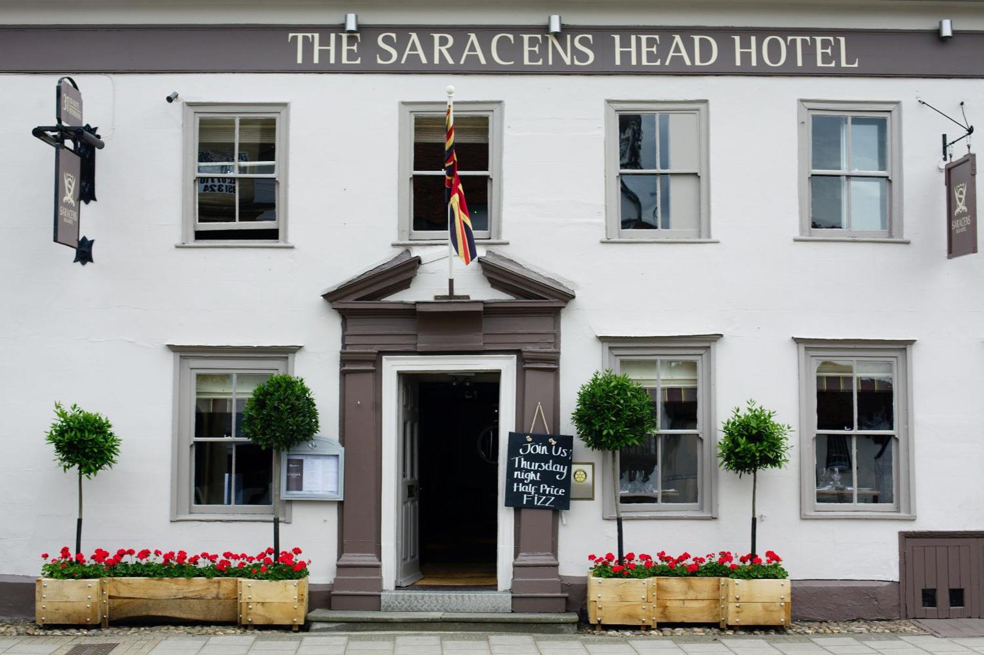 The Saracens Head Hotel Great Dunmow Exterior foto