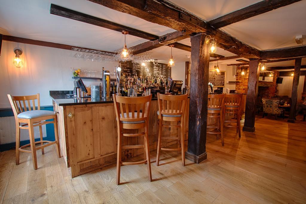 The Saracens Head Hotel Great Dunmow Exterior foto