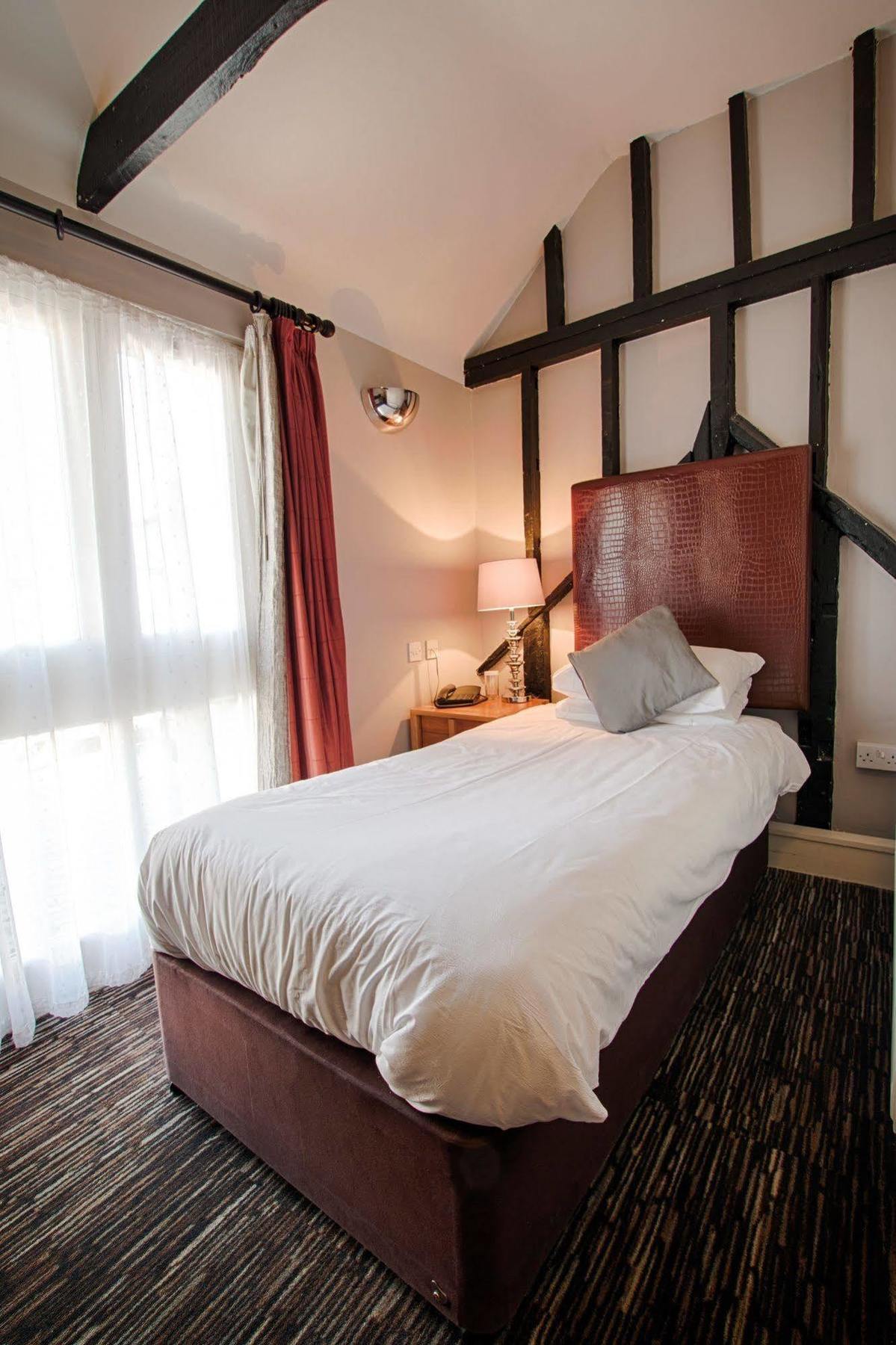 The Saracens Head Hotel Great Dunmow Exterior foto
